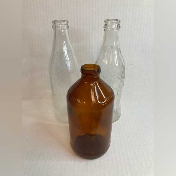 Vintage Glass Coca-Cola bottles with a beer bottle - Picture 1 of 12